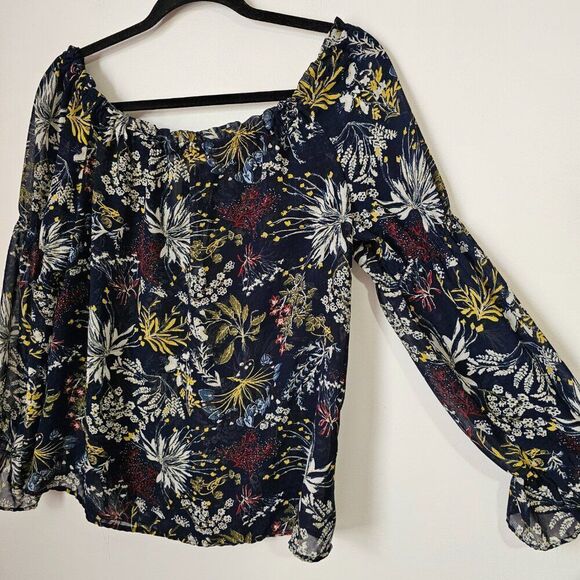 EUC LIKE NEW WAYF FLORAL SPLIT V NECK SHEER LONGSLEEVES TOP SIZE LARGE - Picture 4 of 16